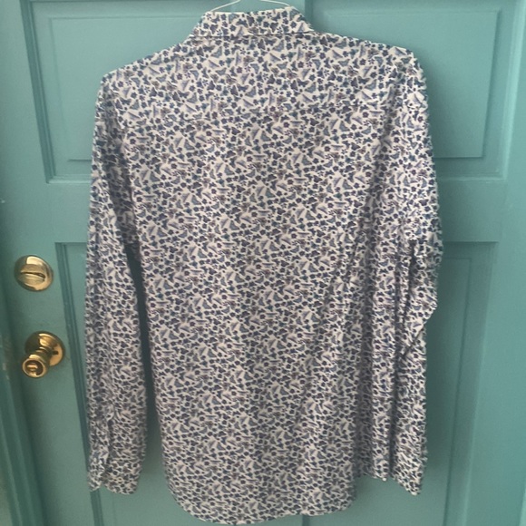 Bugatchi long sleeve shirt for men. Blue butterfly prints. Size L in shaped fit. - Picture 6 of 6